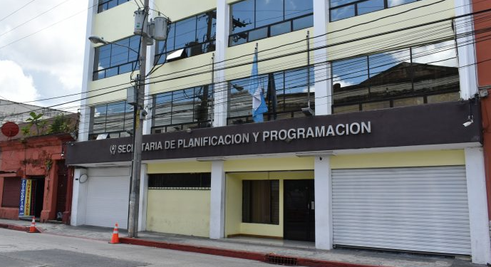 Becas por Nuestro Futuro ya cuenta con reglamento interno de administración. / Foto: Segeplan.
