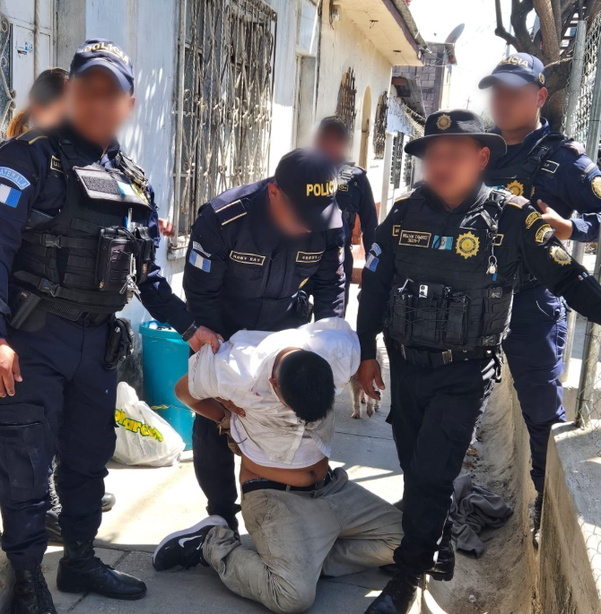 Reacción inmediata de la PNC favorece captura de un presunto sicario en Villa Nueva