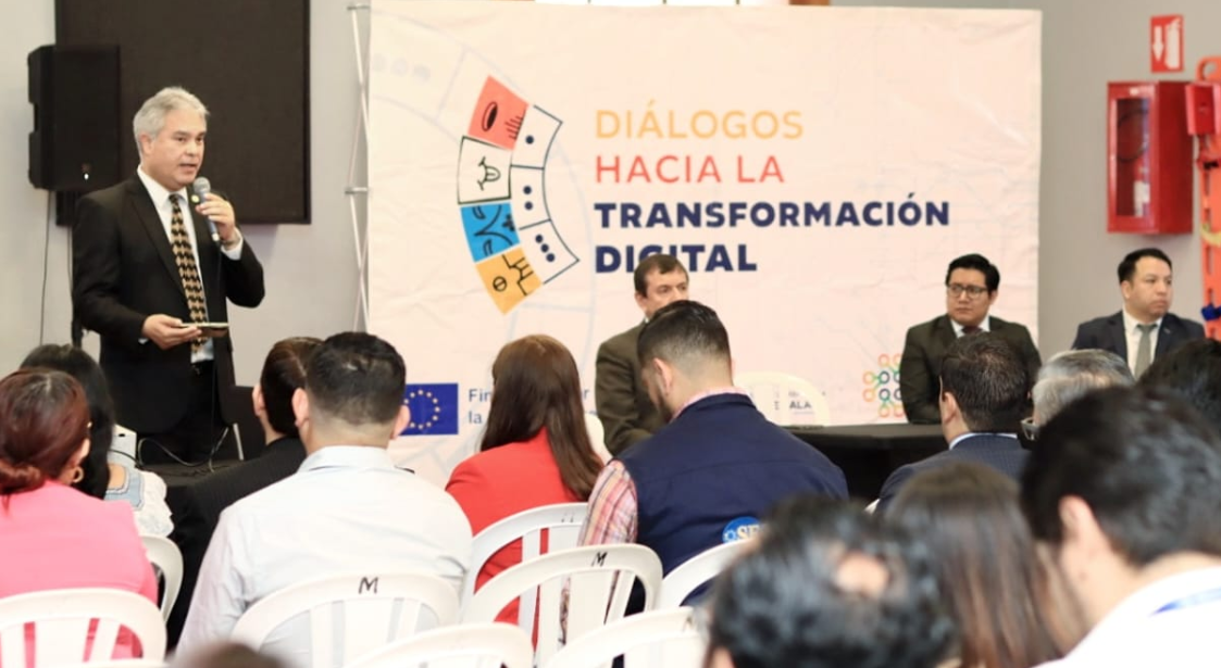 Participación del viceministro de comunicaciones en evento para el uso de la tecnología para impulsar la transparencia. /Foto: CIV.