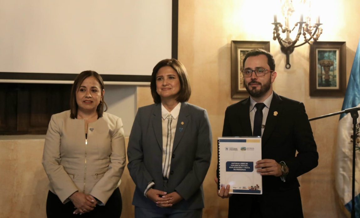 Vicepresidenta Karin Herrera presenta estrategias de prevención de delitos VET en Antigua Guatemala