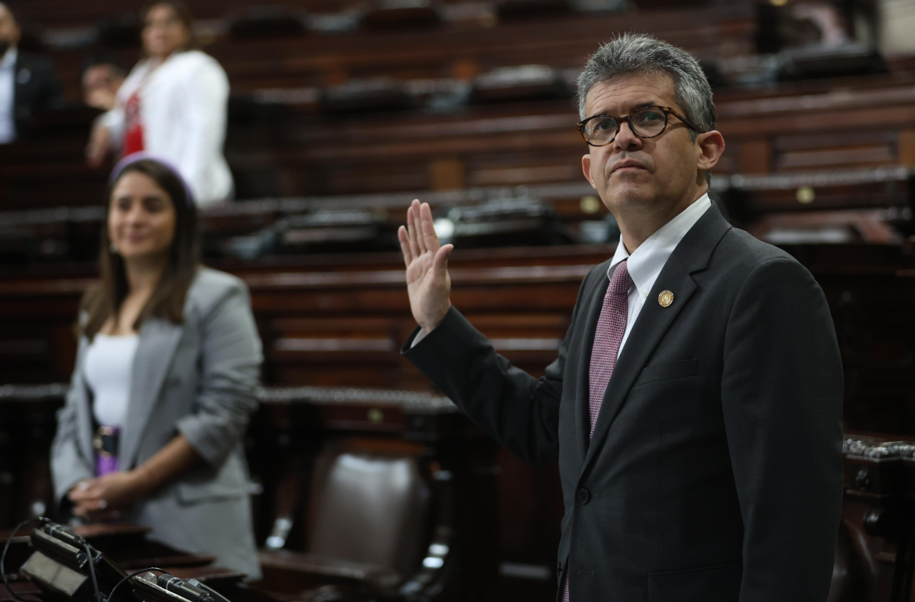 Interpelación del ministro de Salud Pública da inicio en el Congreso