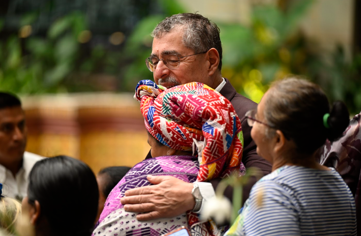 Mensaje del presidente Arévalo en el 8 de marzo: “Su trabajo mueve Guatemala y la fortalece”
