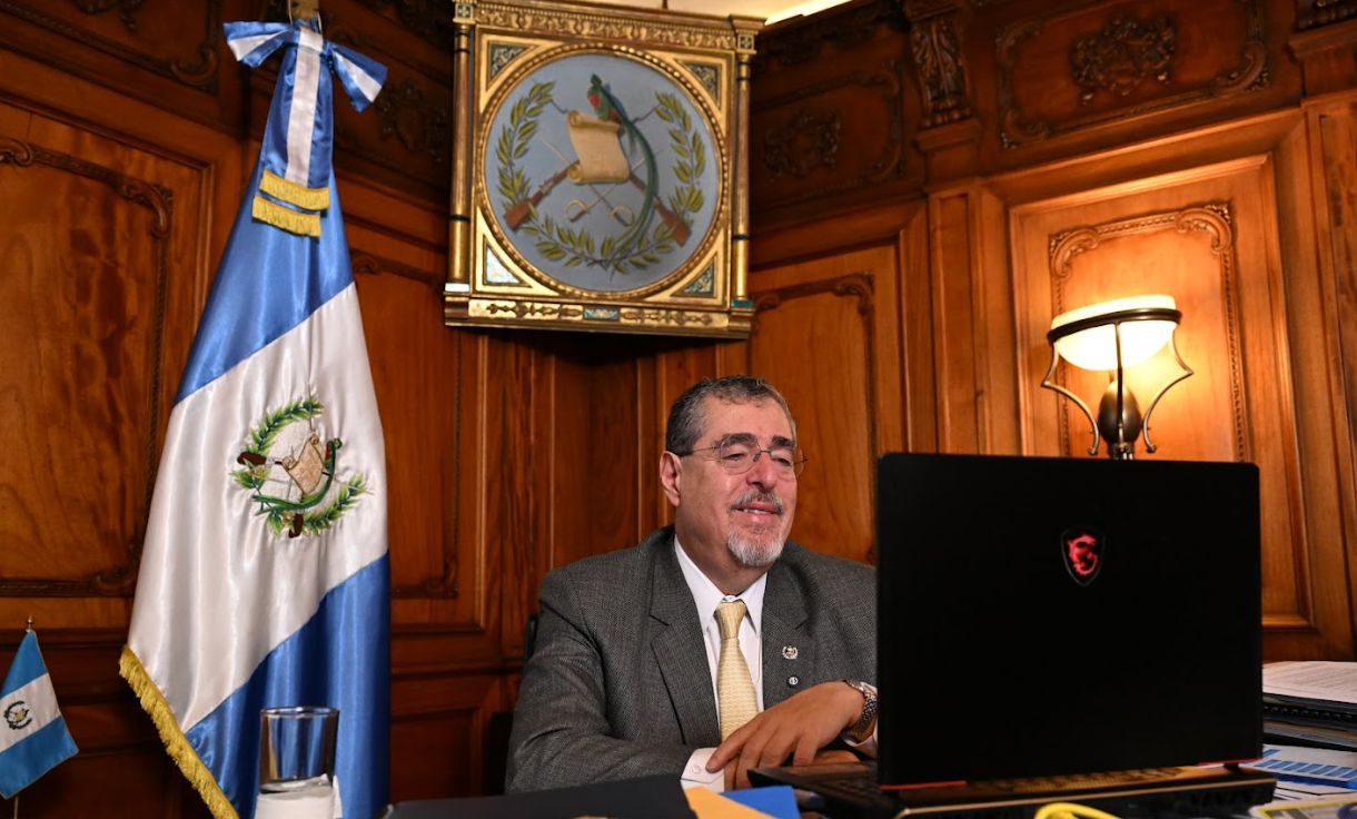 Presidente destaca modernización de la infraestructura vial en foro del Banco Mundial