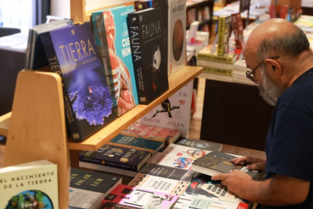 Convocan a escritores guatemaltecos a ser parte del Premio Literario de Novela Corta “Tierra de Maíz”. (Foto: MCD)