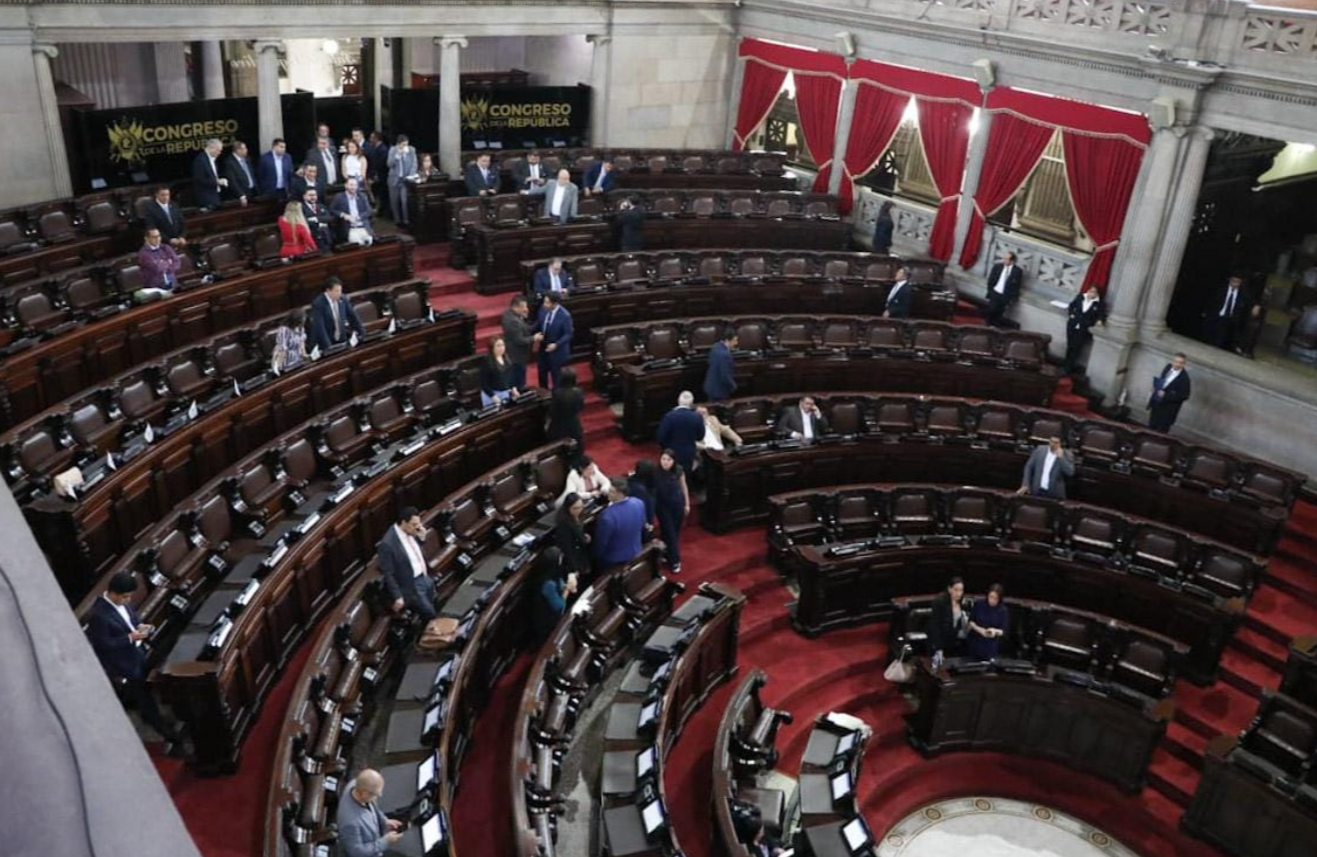 Congreso sin “quorum” retrasa interpelación del ministro de Salud