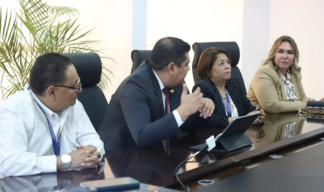 CIV e IGSS unen esfuerzos para mejorar el acceso a la salud. /Foto: CIV.