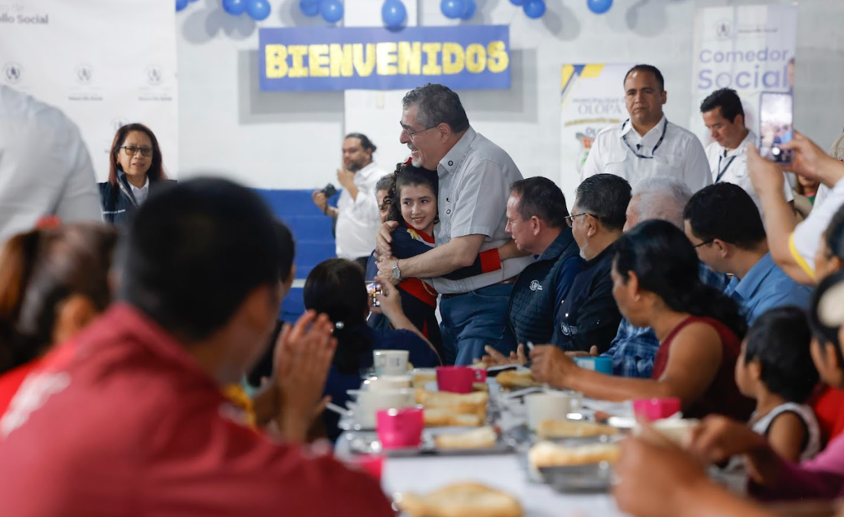 Presidente inaugura comedor social en Olopa, Chiquimula