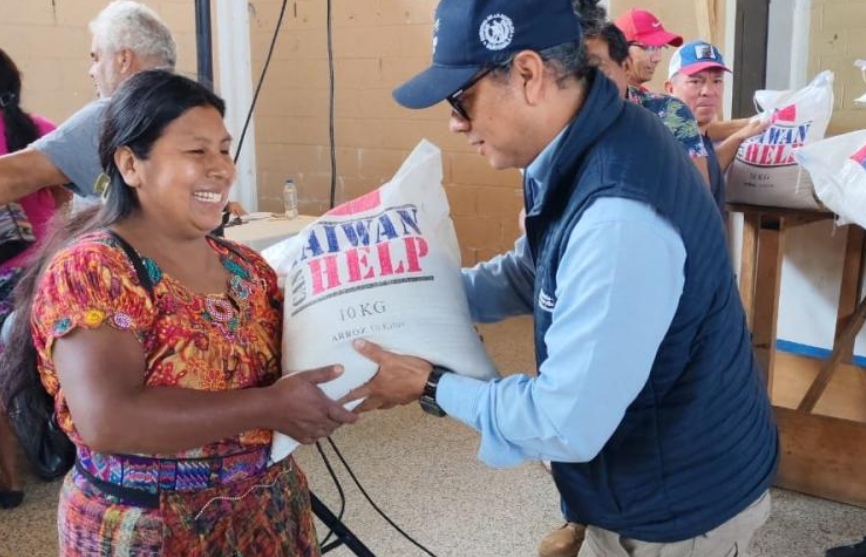 963 familias en Santa Rosa fueron beneficiadas por Fodes. /Foto: Mides.
