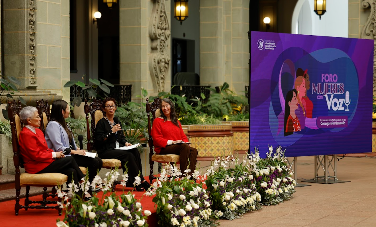SCEP realiza foro de fomento de la participación de la mujer en los consejos de desarrollo