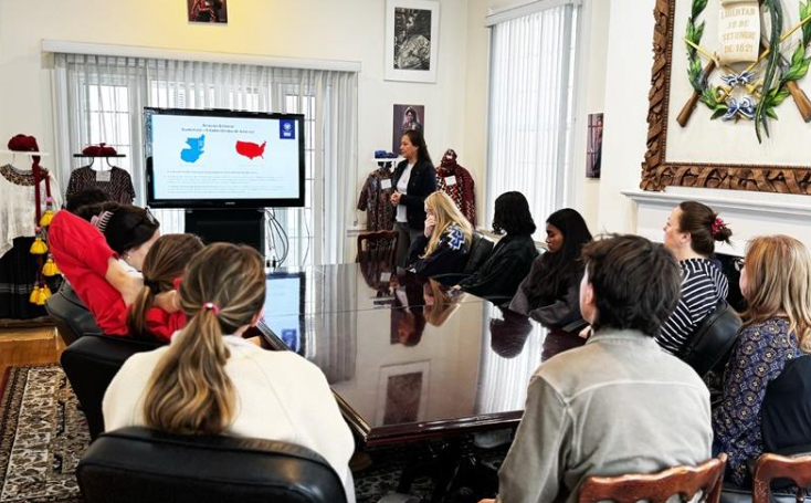La embajada de Guatemala en EE. UU. promueve el idioma español entre estudiantes