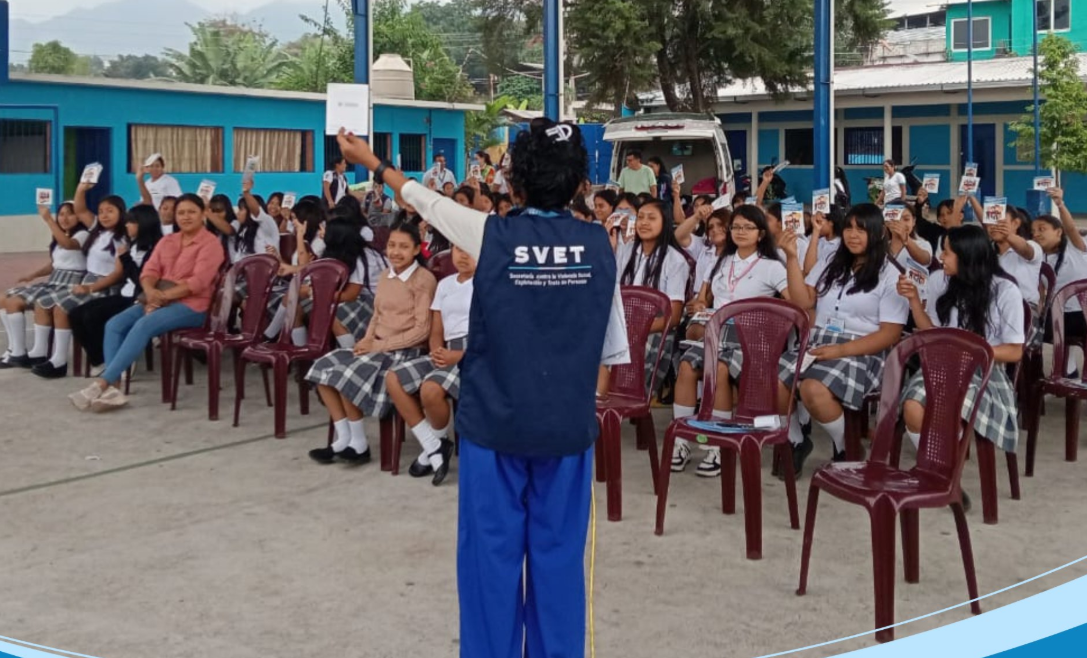 SVET brinda capacitaciones en centros educativos para prevenir delitos VET. /Foto: SVET.