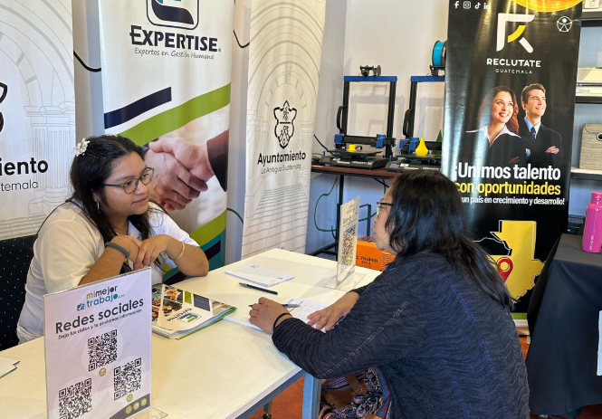 Entérate de los lugares y fechas de la feria de empleo en tu departamento. /Foto: Mintrab.