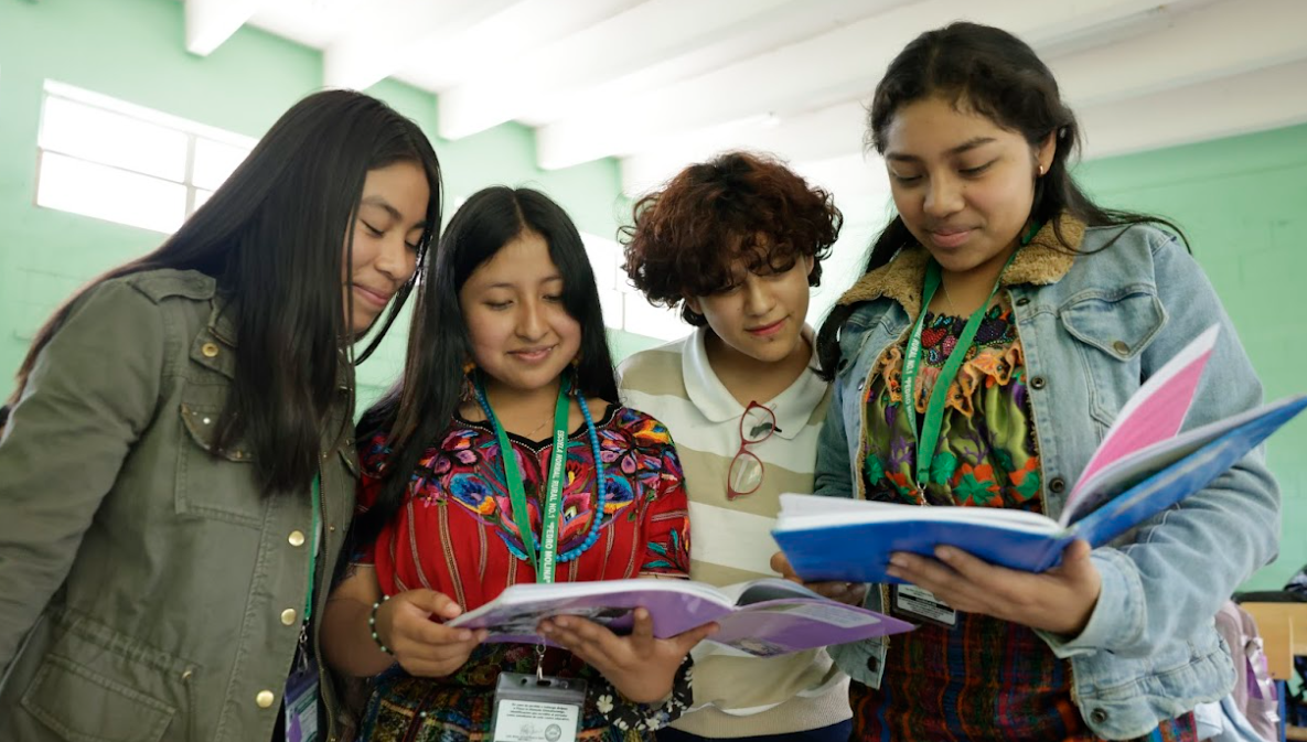 Mineduc establece reglamento para Programa de Becas para Formación Técnica Laboral en inglés