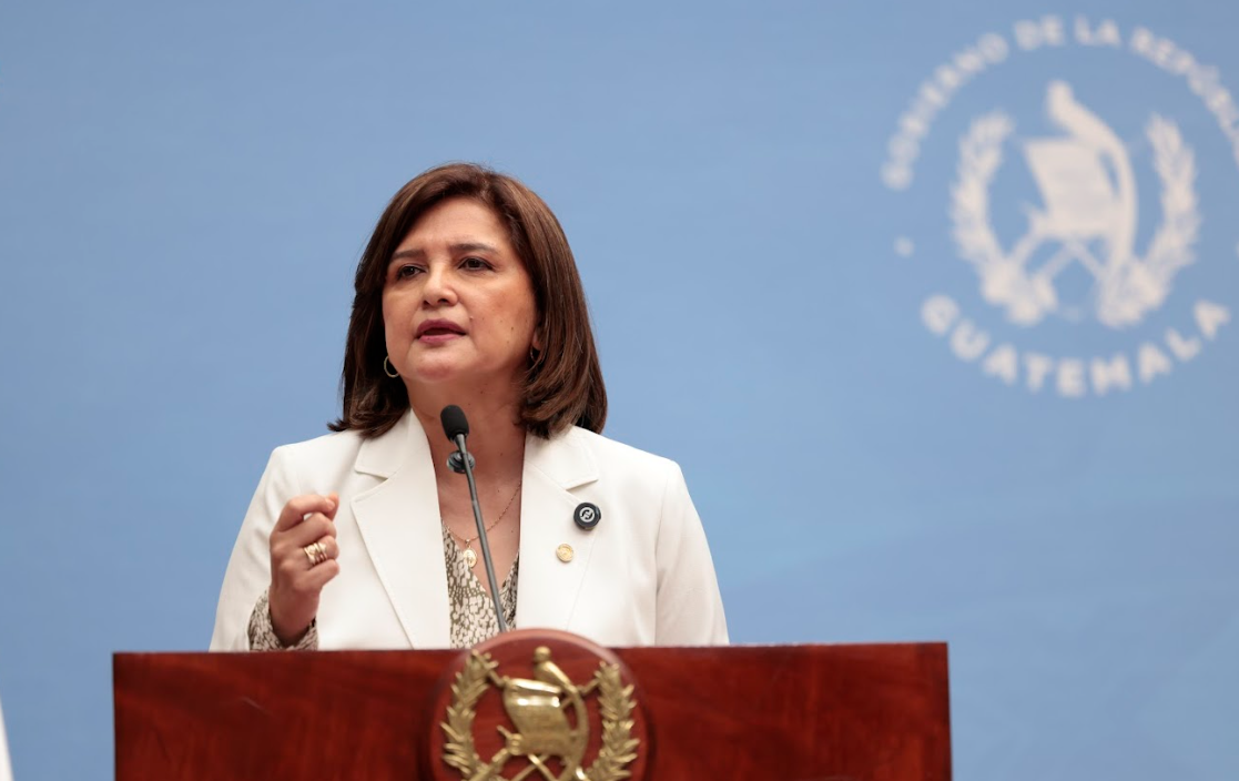 Vicepresidenta fortalece lazos de cooperación durante sus giras en Chile y Francia