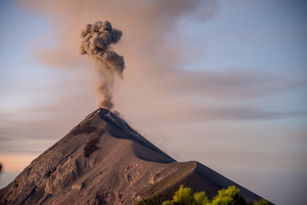 Volcán de Fuego vuelve a parámetros normales de actividad. / Foto: Archivo Conred.