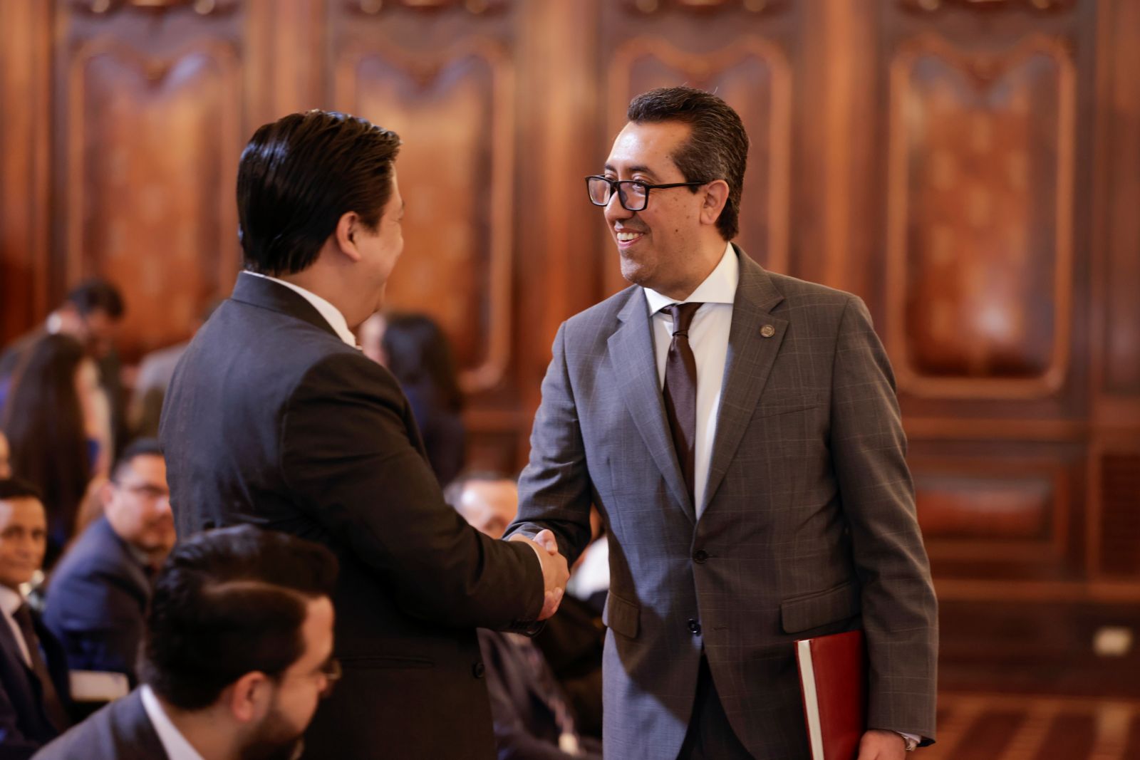 El Ministerio de finanzas presenta un nuevo sistema que facilitas las compras por contrato abierto y promueve la transparencia.