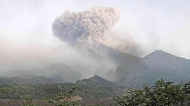 Clases suspendidas por actividad del volcán de Fuego