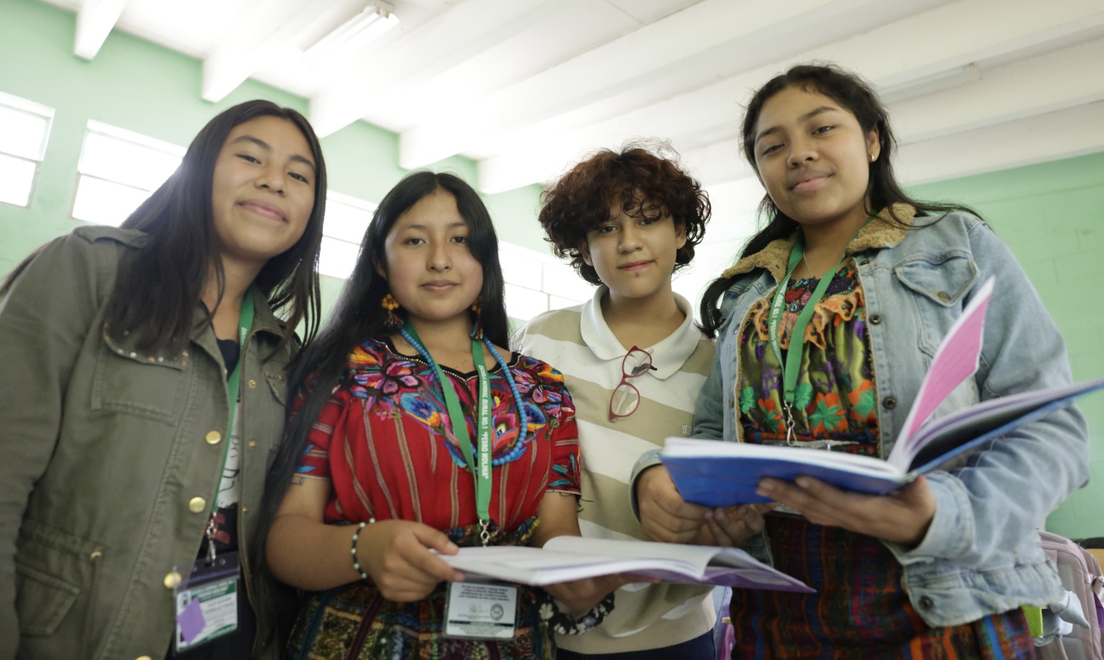 Más de 2 mil estudiantes participan en el lanzamiento de Becas por Nuestro Futuro