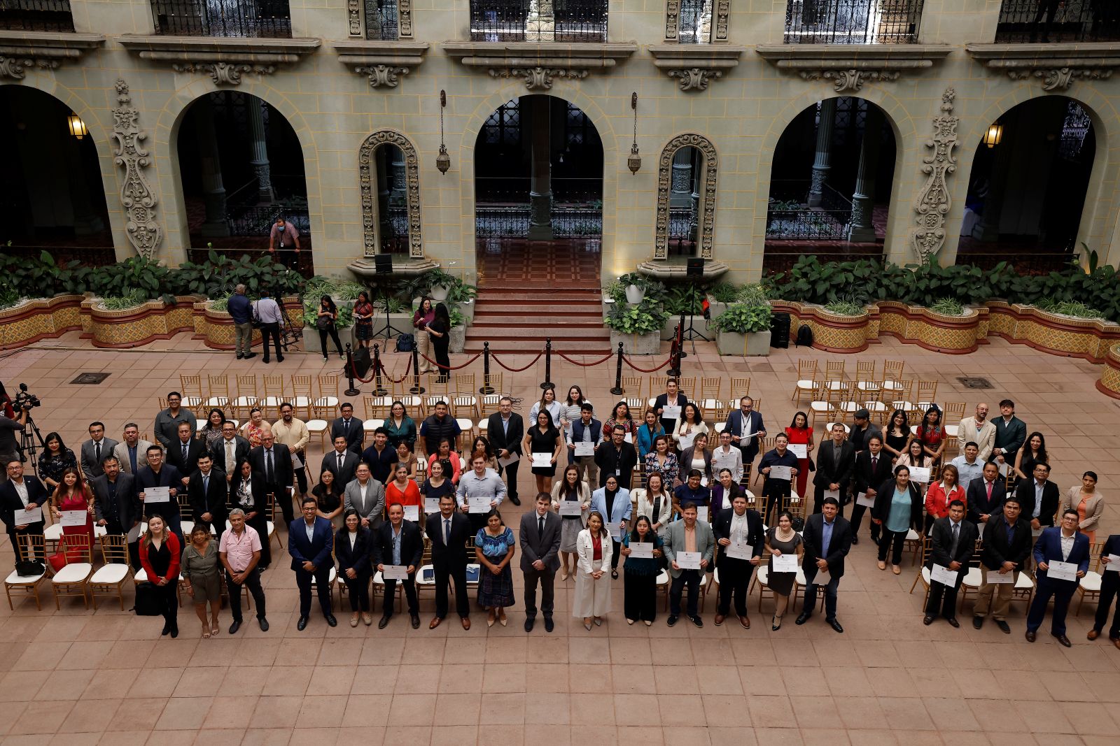 Segeplan entrega más de 200 becas para impulsar el desarrollo local en Guatemala
