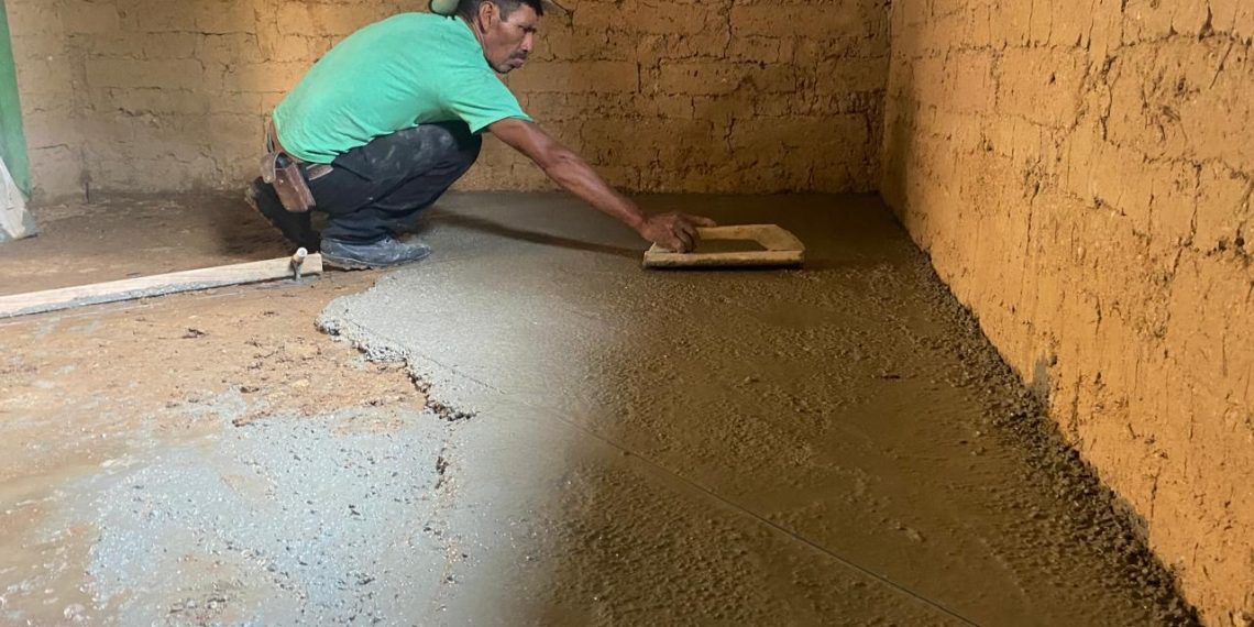 Mides enfatiza la meta de declarar 10 municipios libres de pisos de tierra