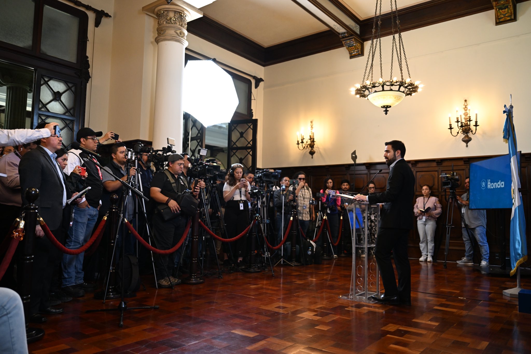 En conferencia de Prensa Palacio Nacional de la Cultura, el gobierno resalta el diálogo.