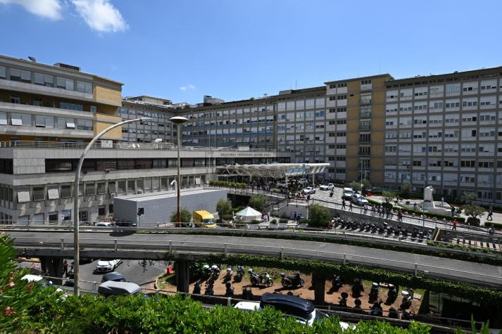 El papa Francisco cumplió 33 días recluido en el hospital Gemelli de Roma.