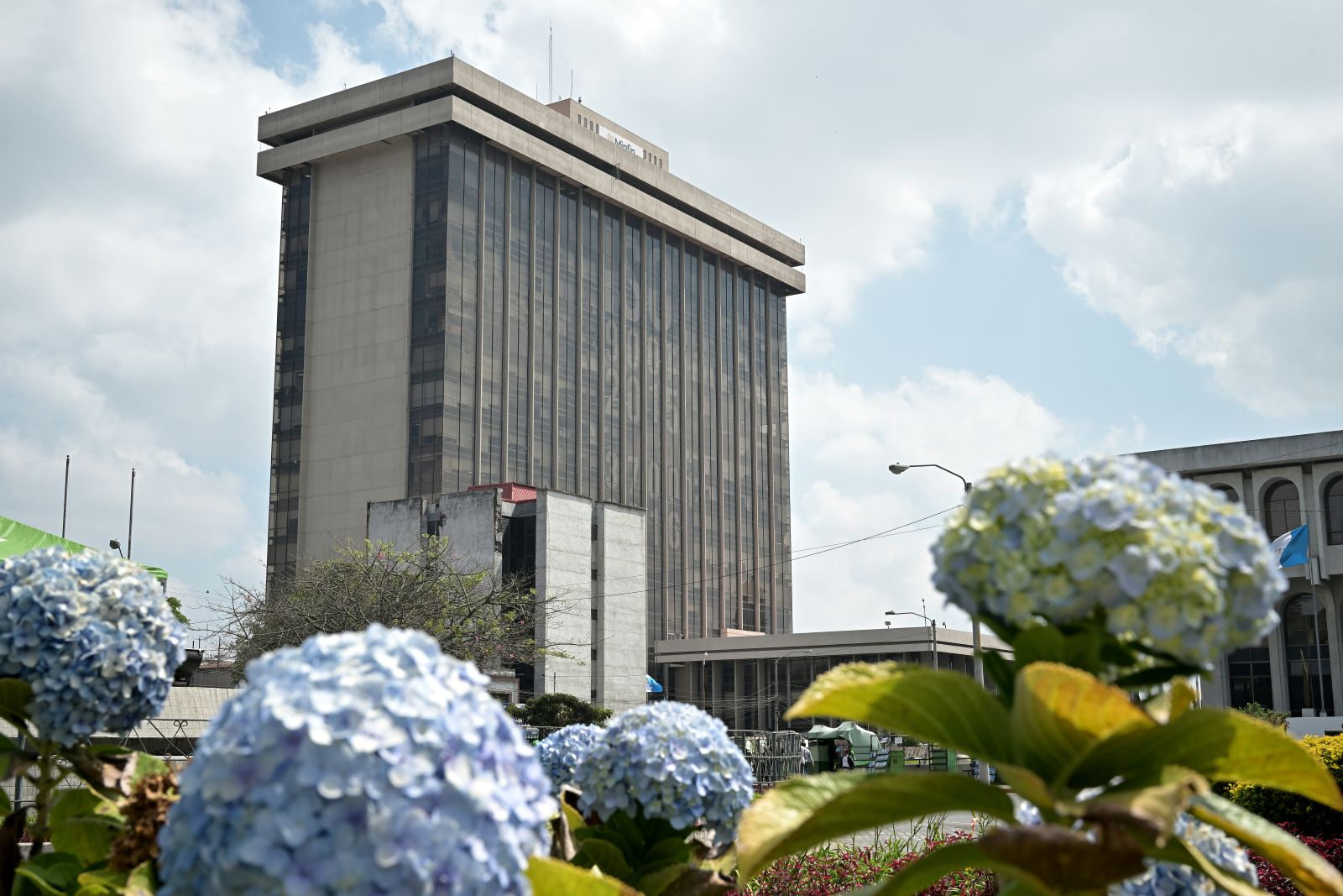 Gobierno garantiza que pago y aumento a jubilados se mantiene