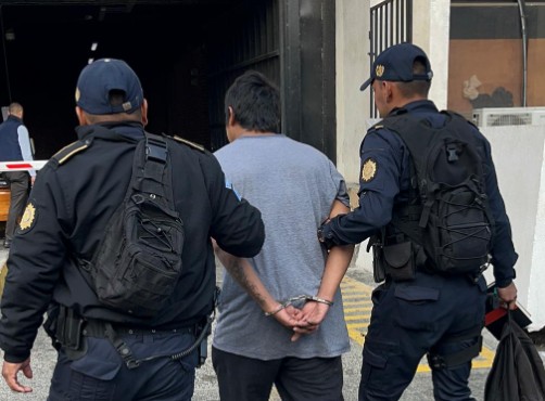 PNC captura a presunto agresor en la zona 6 capitalina. / Foto: PNC.