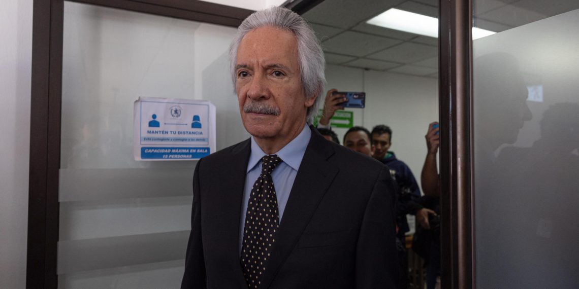 Presidente de Guatemala condena intentos para que el periodista Zamora vuelva a prisión