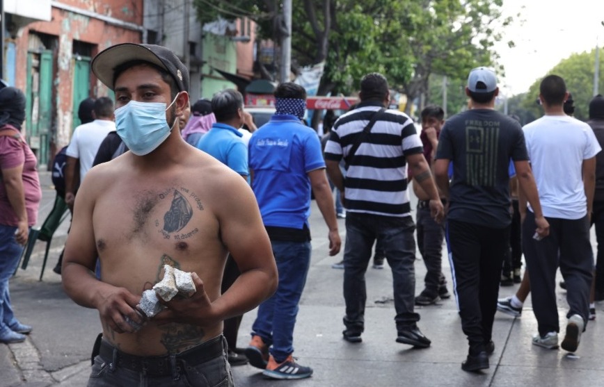 Entre los principales responsables de los disturbios figuran taxistas que operan de forma irregular. / Foto: DCA.