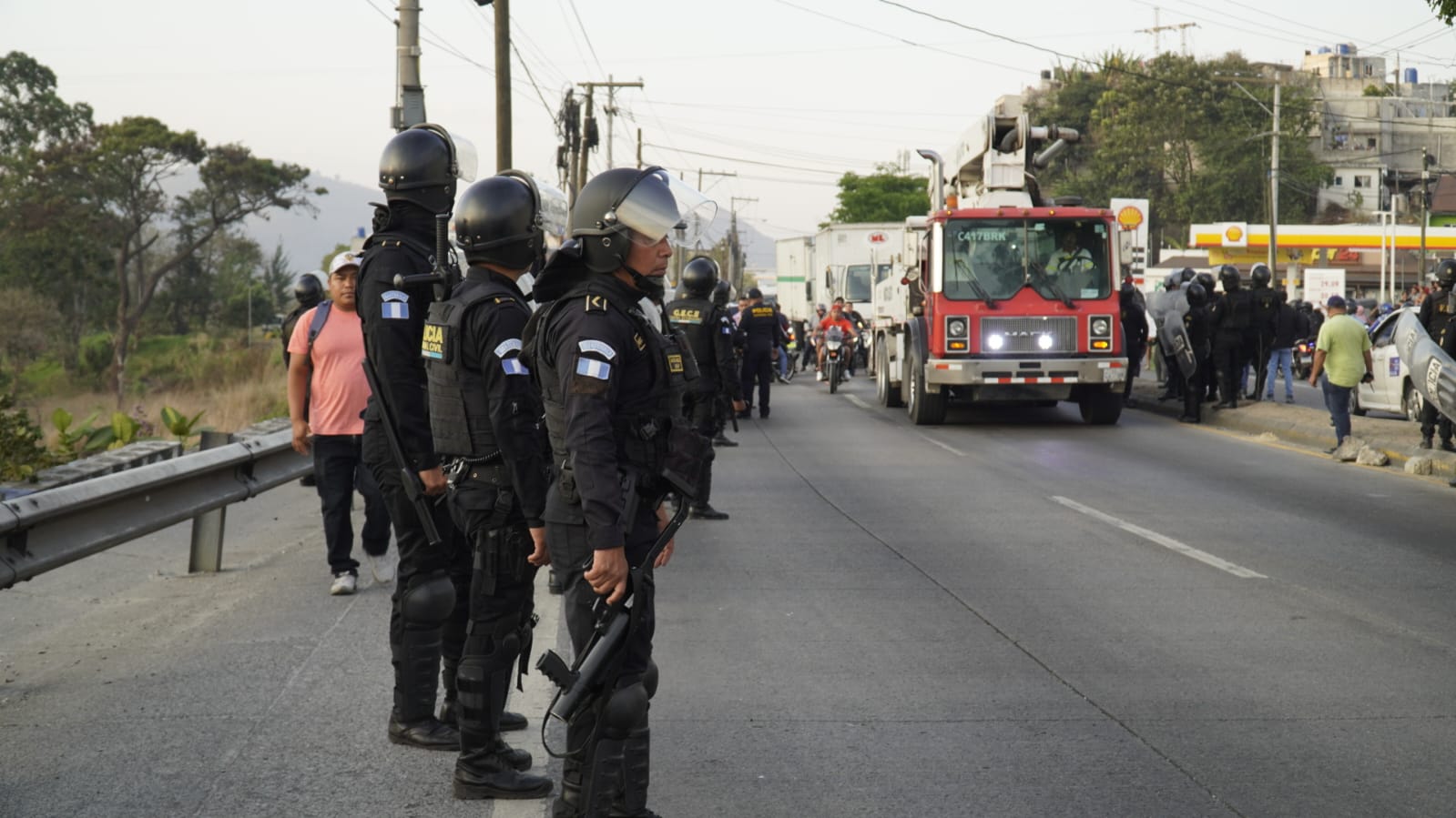 PNC libera bloqueos en varios puntos viales. / Foto: PNC.