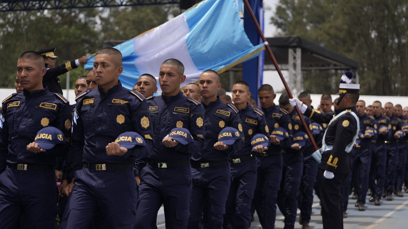 Se celebró la incorporación de nuevos agentes y la promoción de oficiales a rangos superiores. / Foto: Mingob