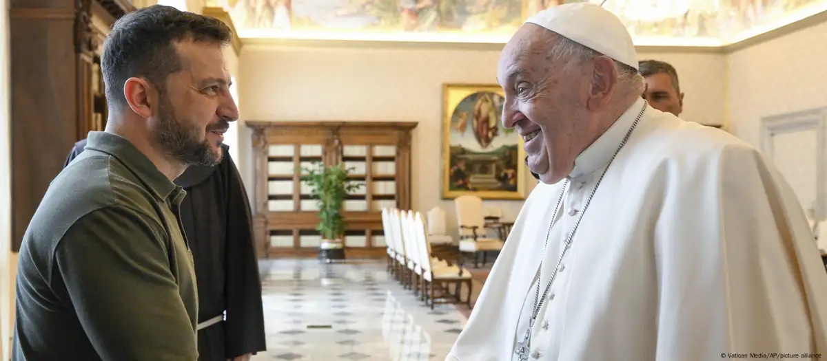 El presidente de Ucrania, Volodímir Zelenski, pidió el apoyo del Vaticano para conseguir la liberación de prisioneros ucranianos en Rusia.