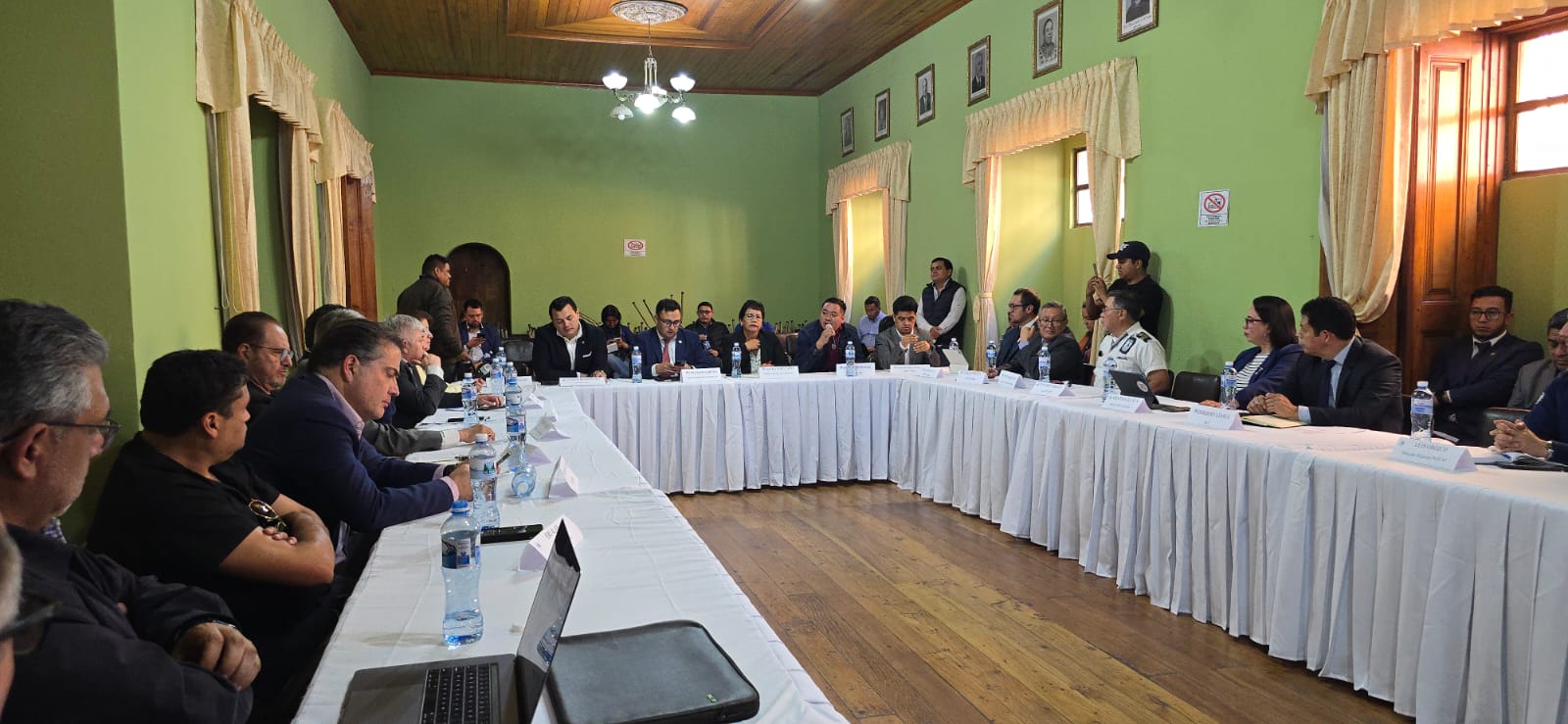 Dan seguimiento al proyecto del aeródromo en Quetzaltenango