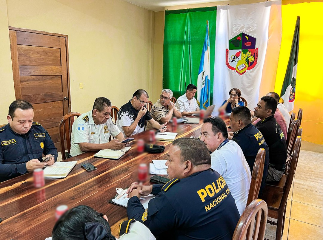 Coordinan esfuerzos para fortalecer seguridad y orden vial en San Benito, Petén
