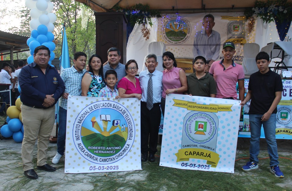 Reconocen compromiso con el fortalecimiento de la educación en Camotán