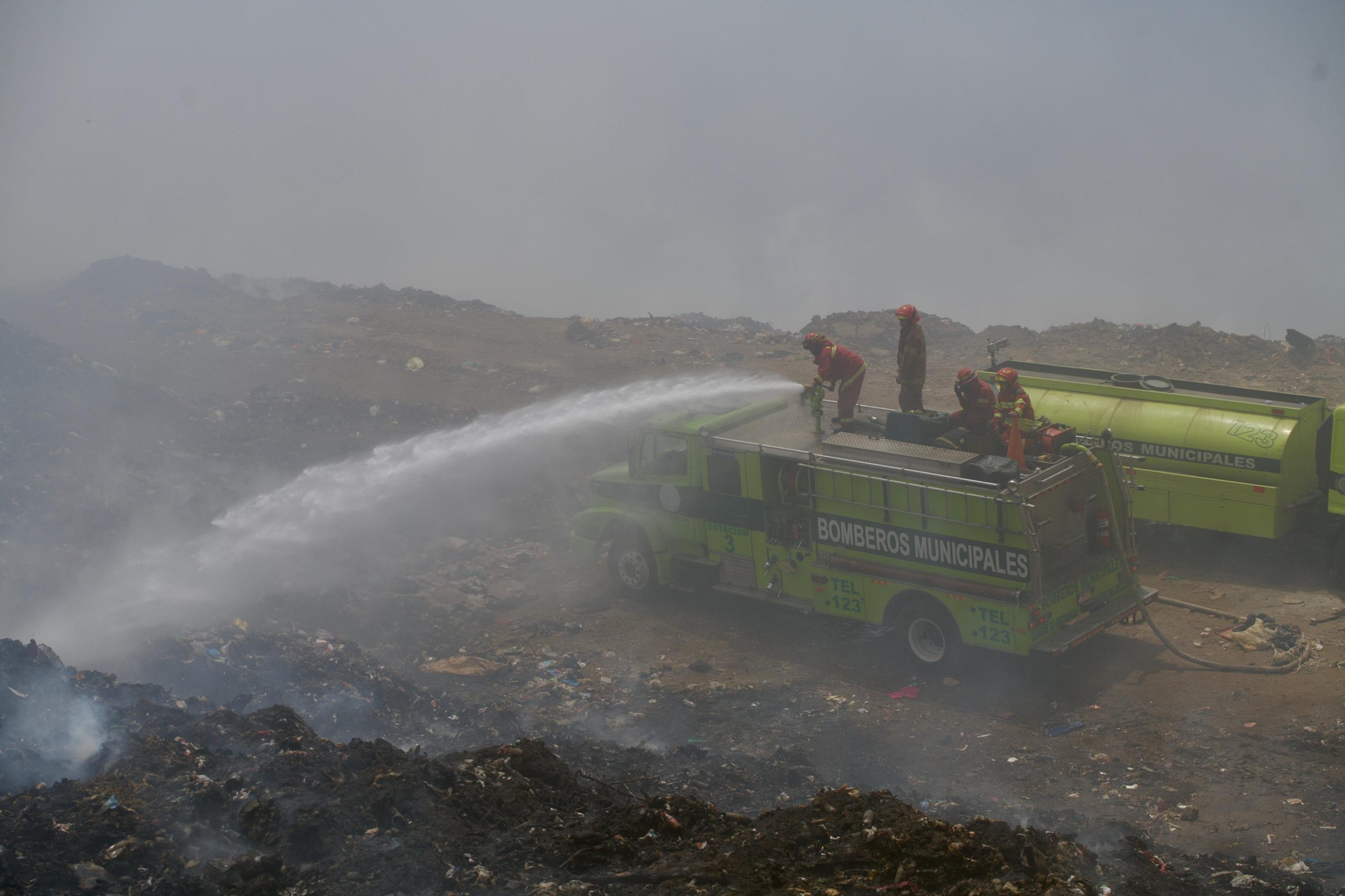 Incendio en AMSA ya está 55% controlado, asegura Conred