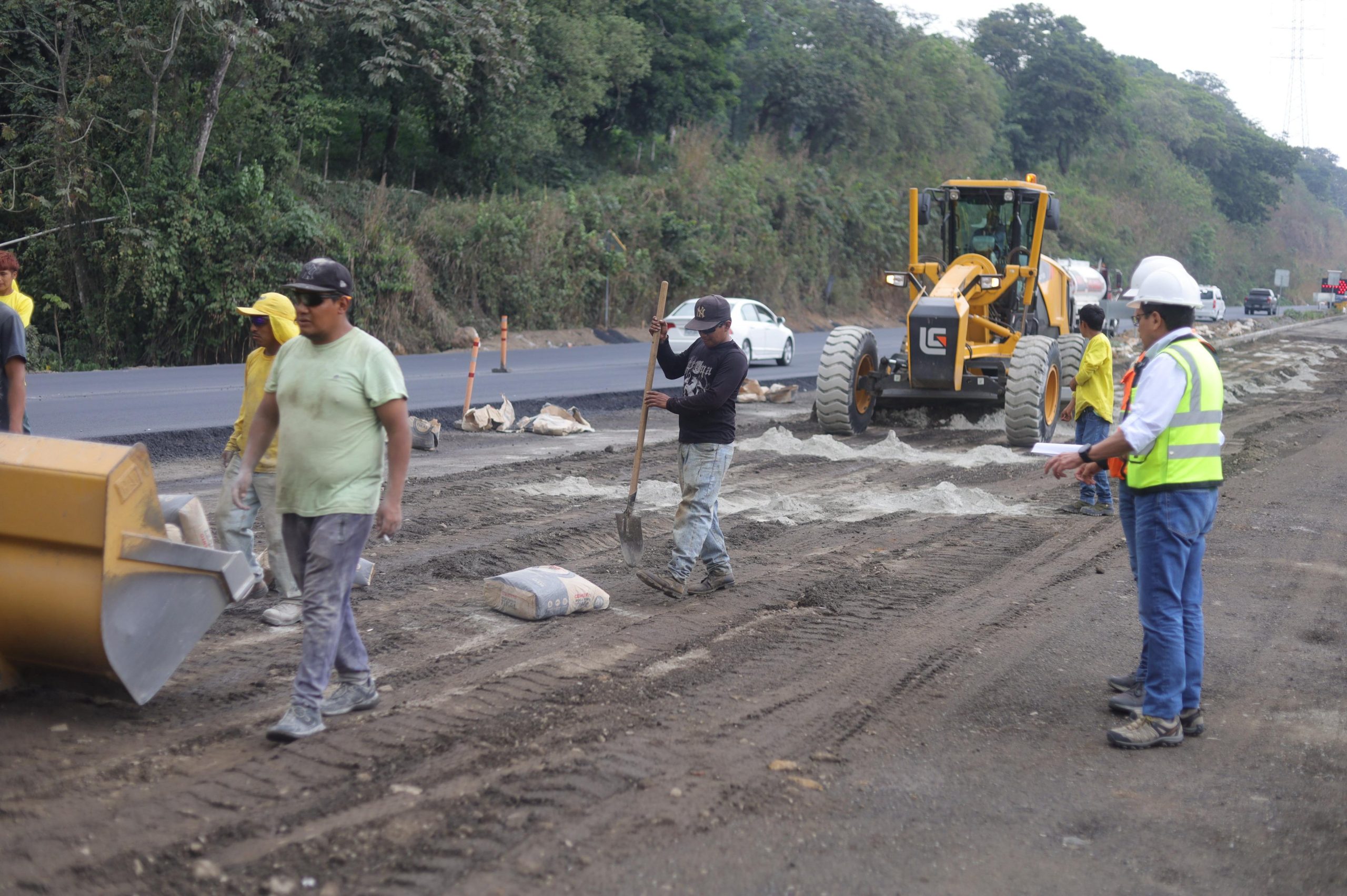 Avanzan los trabajos en el kilómetro 44 de autopista Palín-Escuintla. / Foto: CIV.