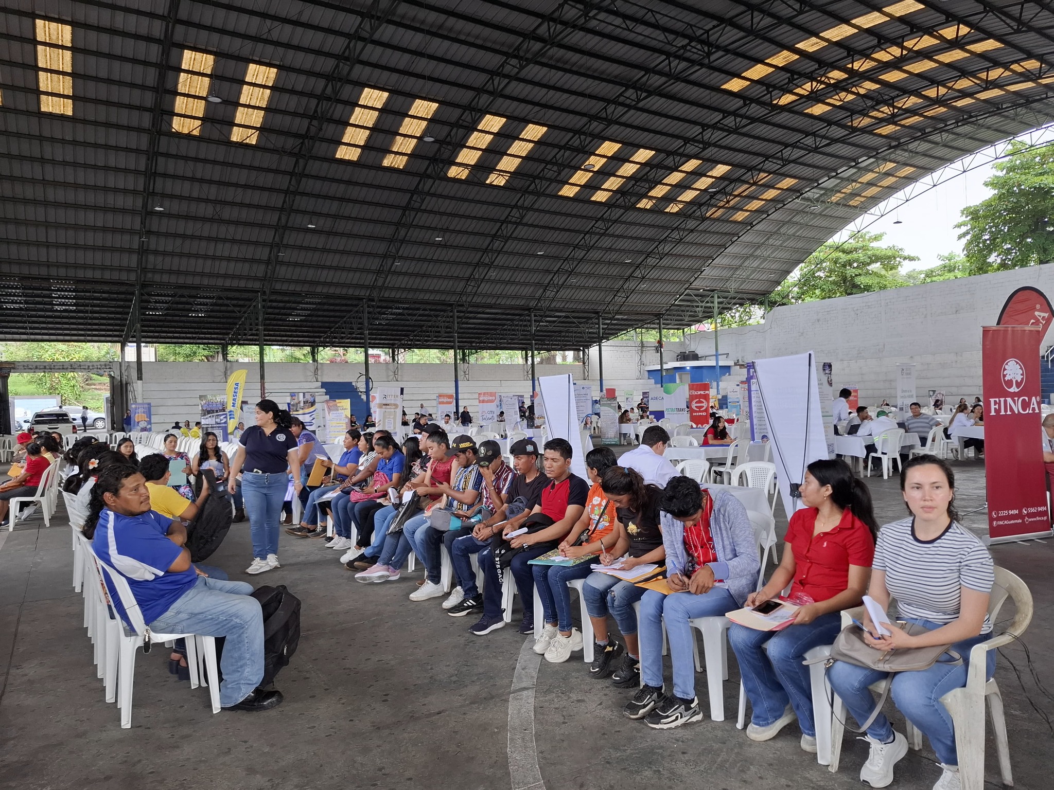 Más de mil oportunidades de trabajo durante Feria Nacional de Empleo en Escuintla