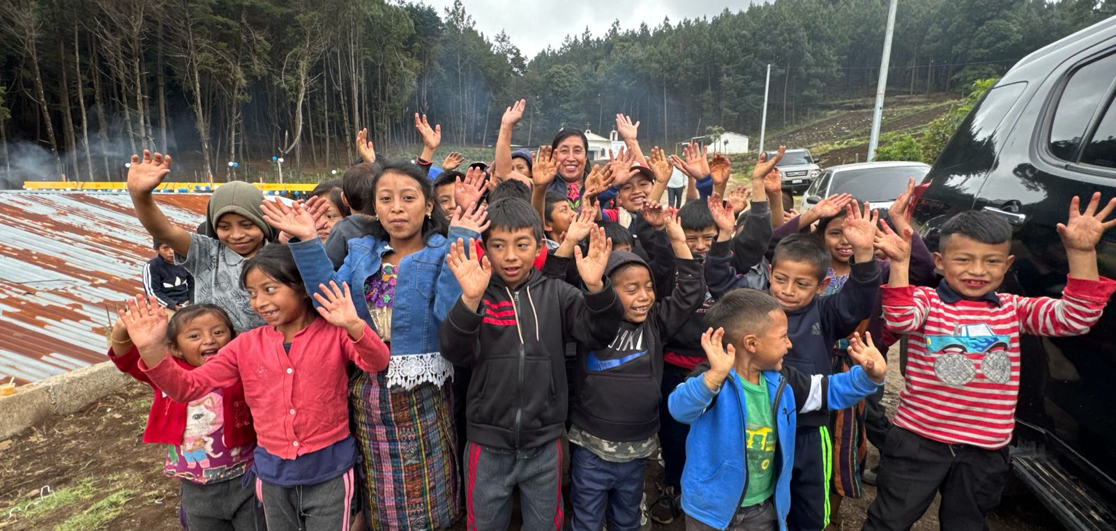 Entregan nuevas aulas en Paraje Chirisana, aldea Xesana, Santa María Chiquimula