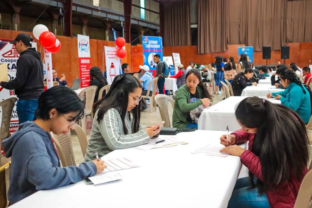 Feria Nacional de Empleo en Totonicapán ofrece 174 plazas laborales