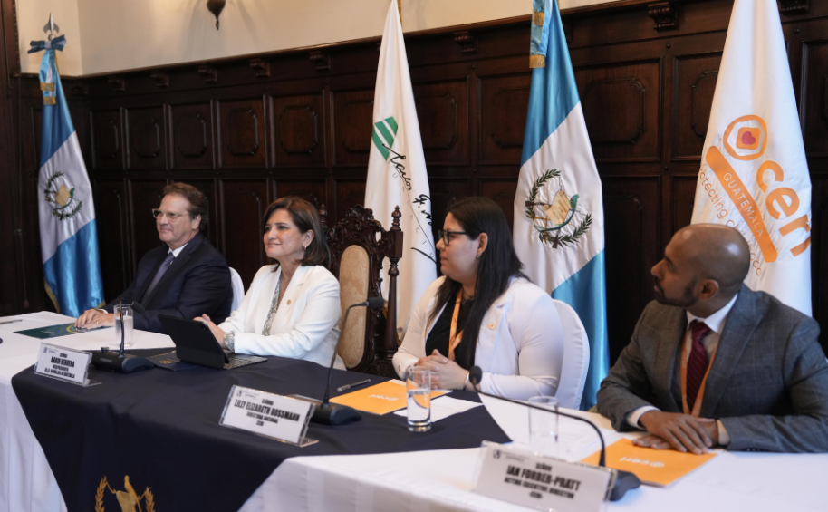 Vicepresidenta Herrera firmó un convenio para fortalecer el programa Oportunidades para Jóvenes Líderes. (Foto: Vicepresidencia de la República)