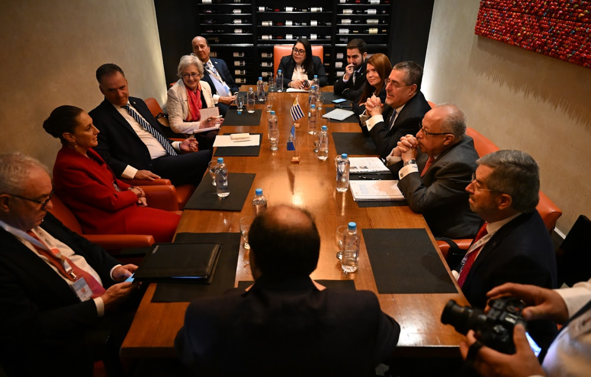 Arévalo y Sheinbaum estrechan lazos de pueblos hermanos