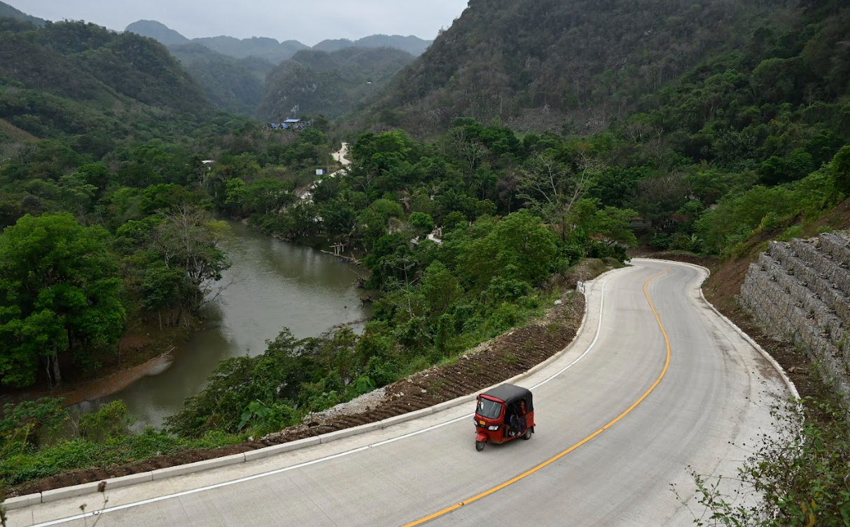 Gobierno impulsa infraestructura vial para apoyar el turismo en Guatemala