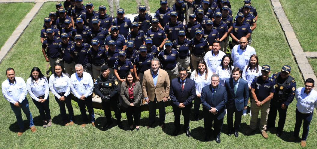 Policías de Turismo concluyen especialización para reforzar la seguridad en Guatemala