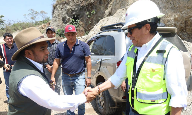 El ministro del CIV supervisó caminos terciarios en Huehuetenango. (Foto: CIV)