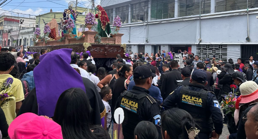 La PNC brinda seguridad durante cortejos procesionales del Domingo de Ramos
