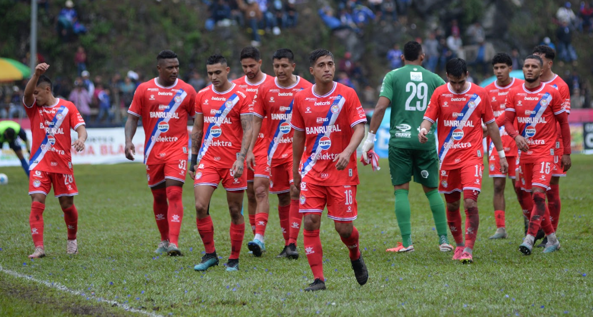 ¡Fracaso superchivo! Xelajú MC queda eliminado del Clausura 2025