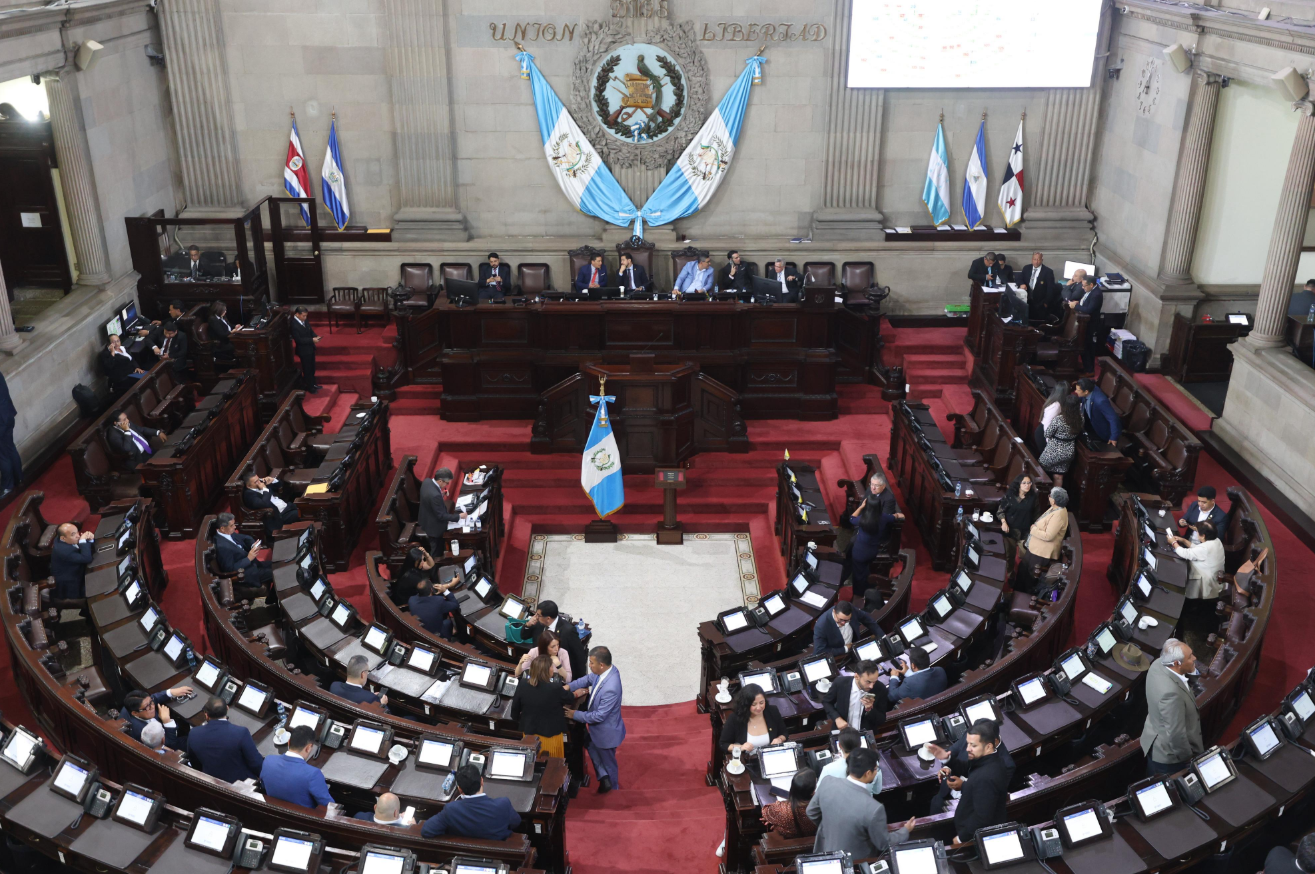 Congreso reanuda interpelación al ministro de Salud, con mínimo avance