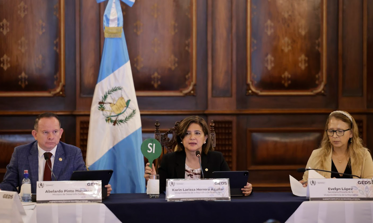 La Vicepresidenta lideró el Gabinete Específico de Desarrollo Social, en el que se abordó la política a favor de la juventud. (Foto: Daniel Ordoñez)